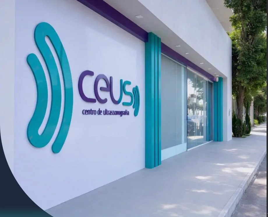 Fachada da clínica CEUS, no Complexo Empresarial Leôncio Guimarães, em Ipatinga